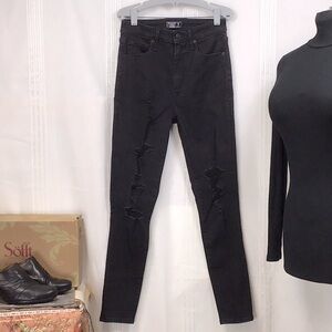 ♥️A&F Curve Love Distressed Black High Rise Super Skinny